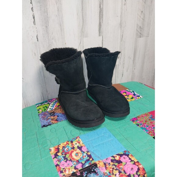 UGG Bailey Button Women Size 8 39 Black Suede Shearling Flat Short Boots 1016226 - Picture 1 of 9